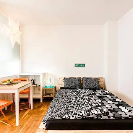Studio13 And Cozy Apartamento Graz