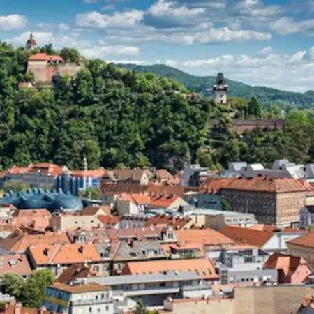 Studio13 And Cozy Apartment